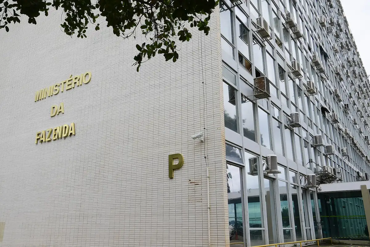 Simples Nacional: entenda o fim do regime de caixa em 2027