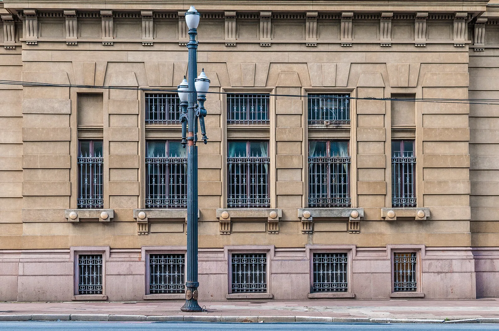 Thiago Brennand pega 31 anos de prisão por estupro em SP