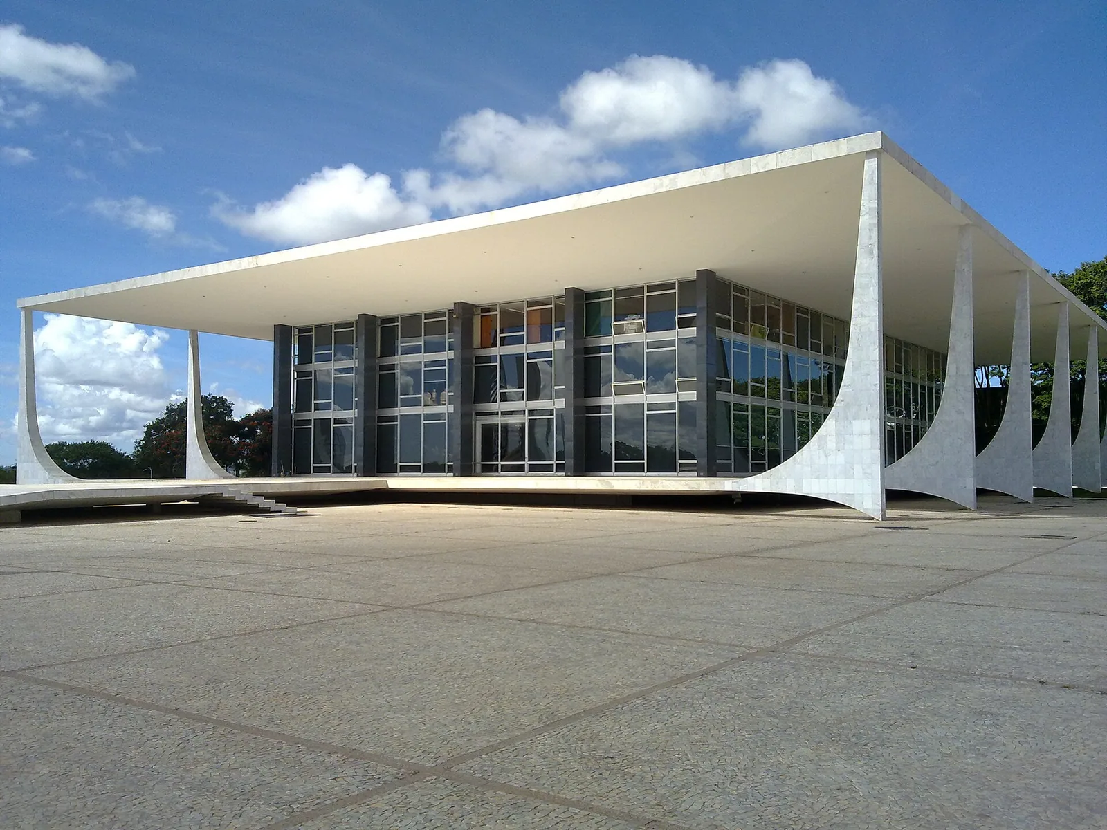 STF reduz pena de condenada pelo 8 de Janeiro