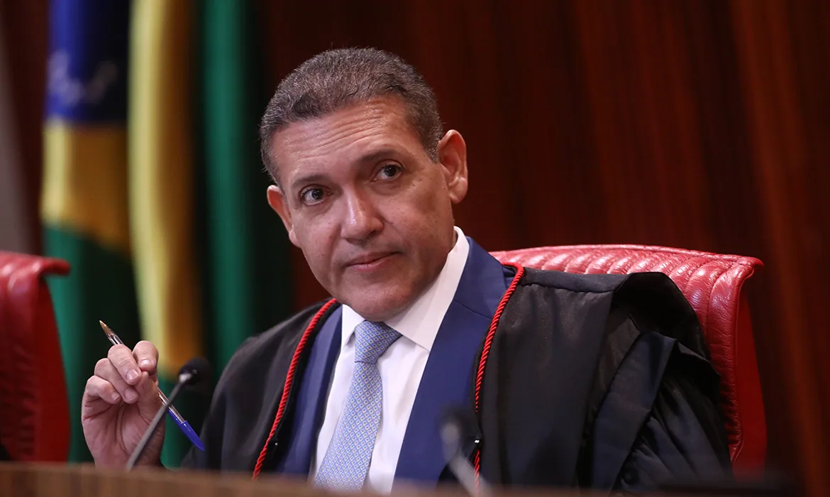 Kassio Nunes Marques classifica o sistema eleitoral como patrimônio da democracia e convoca eleitores para ações educativas antes do pleito.