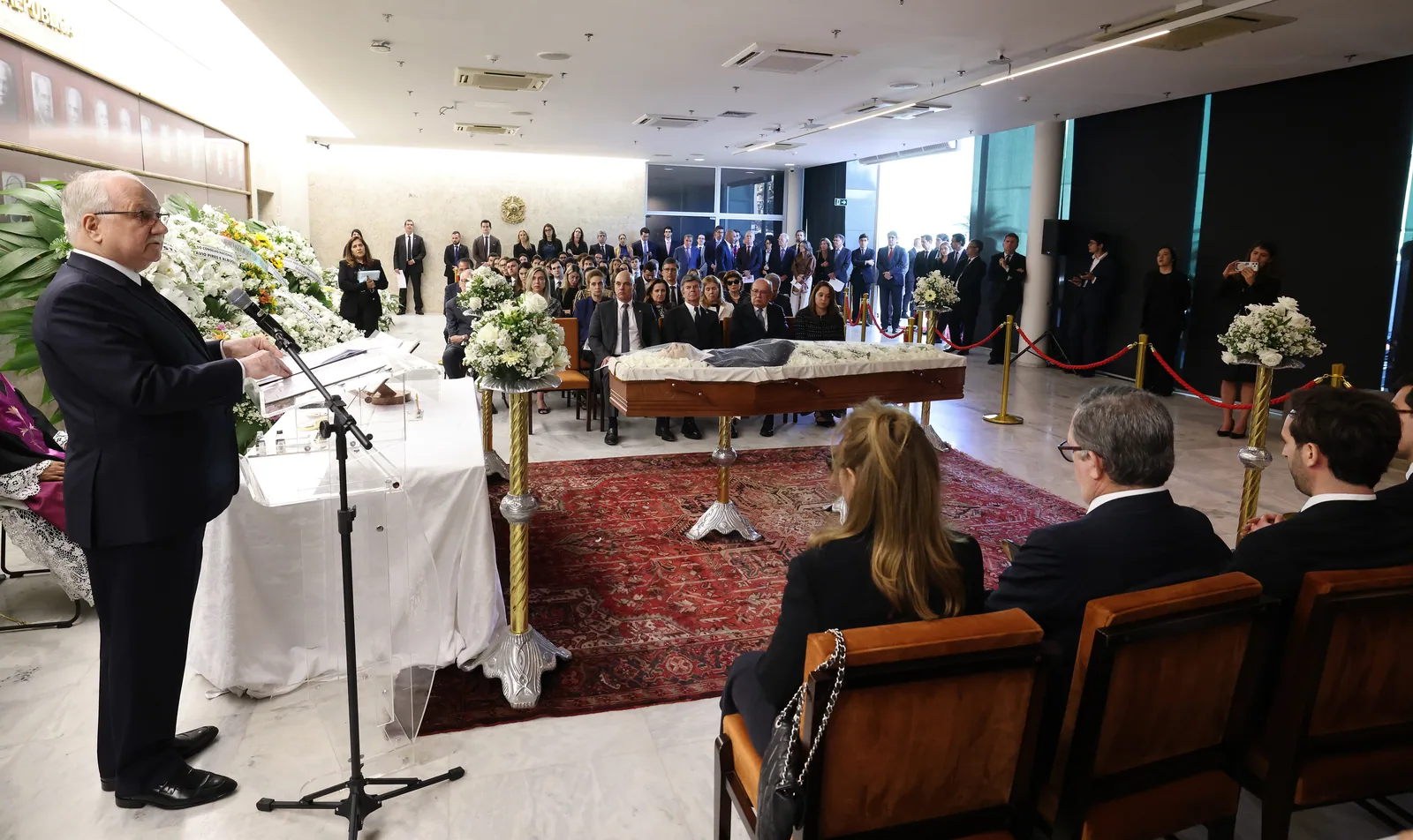 STF cobra explicações sobre tornozeleira de Débora do Batom