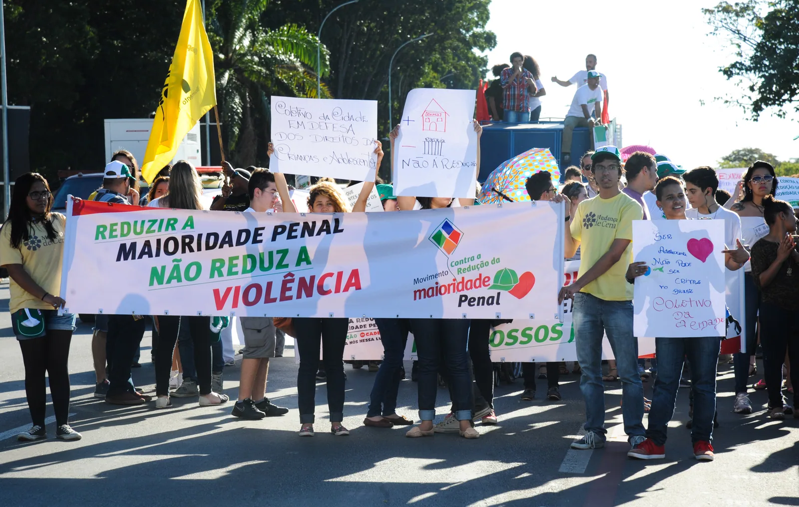 Entidades criticam redução da maioridade penal votada na CCJ