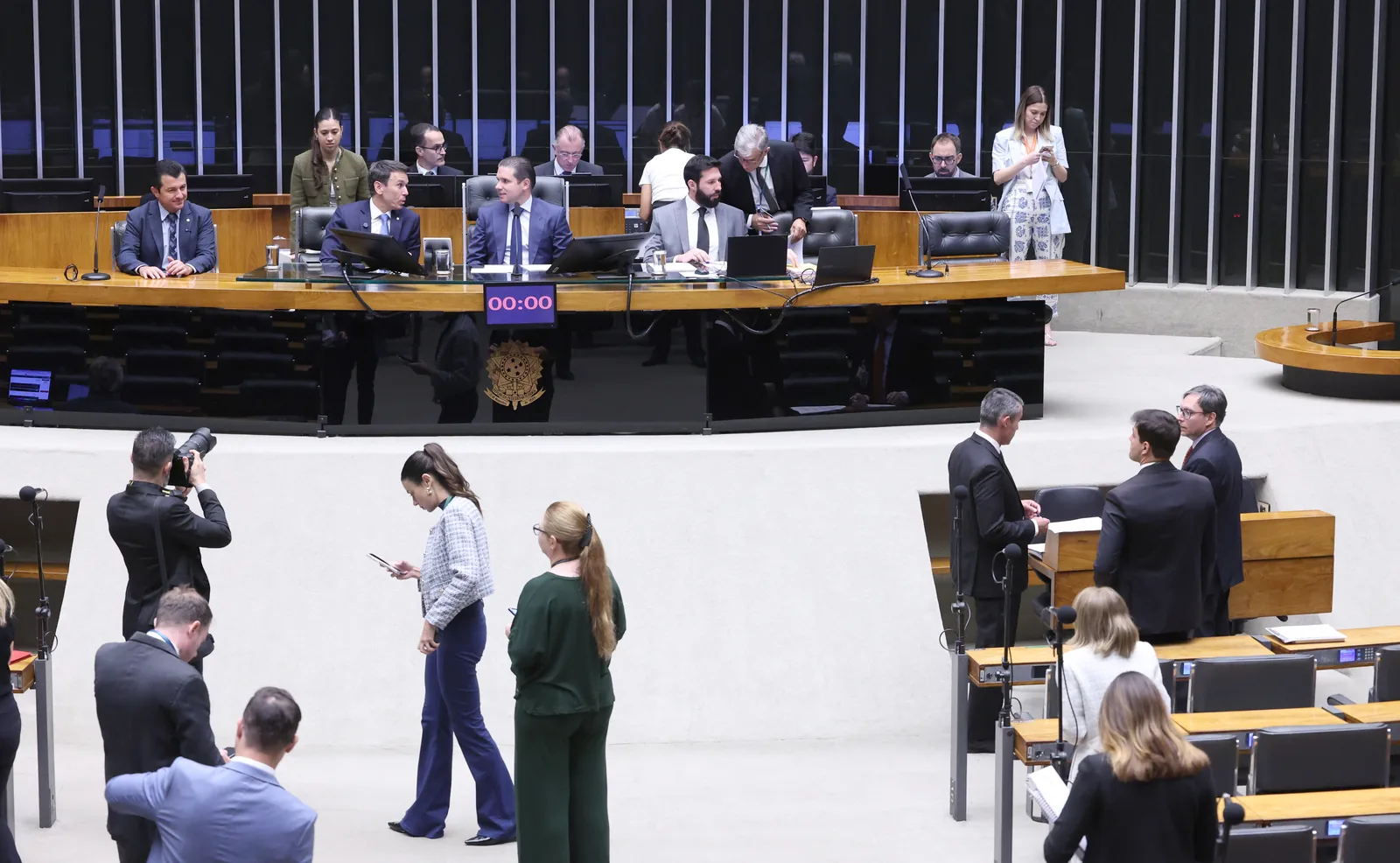Projeto altera o Estatuto do Desarmamento e segue para a análise do Senado Federal antes de virar lei.