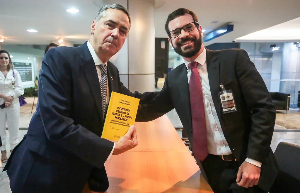 Comitê aprova regras para núcleos estaduais e vai definir lista com creches e unidades de saúde que terão prioridade.