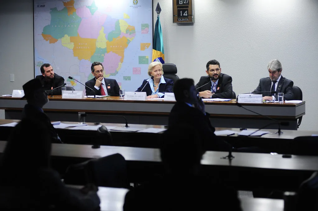 Crédito extraordinário compra alimentos da agricultura familiar e atende indígenas, quilombolas e ribeirinhos atingidos por secas e cheias.