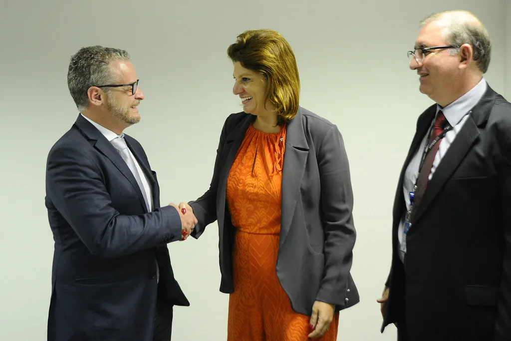 Norma conjunta exige escritura pública na primeira cessão e cria central nacional para barrar golpes e duplicidade de vendas.