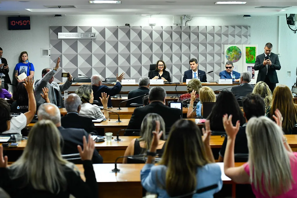 Projeto exige gestor com Libras em escolas da rede básica