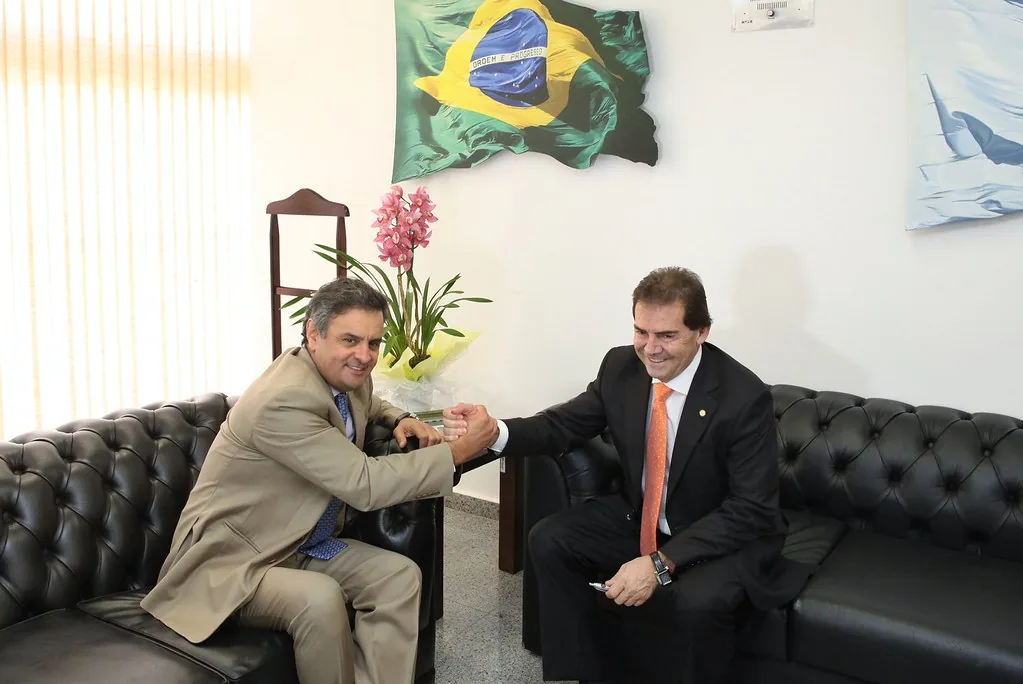 Proposta proíbe aumento unilateral de comissões e permite saída de lojistas parceiros em até 90 dias sem cobrança de multa.