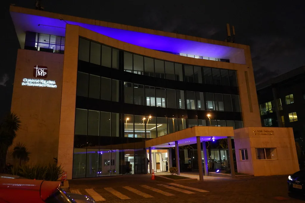 Ferramenta cruza dados da Receita, TSE e cartórios para cobrar dívidas judiciais e prepara nova versão com bloqueio direto de contas até o fim de 2026.