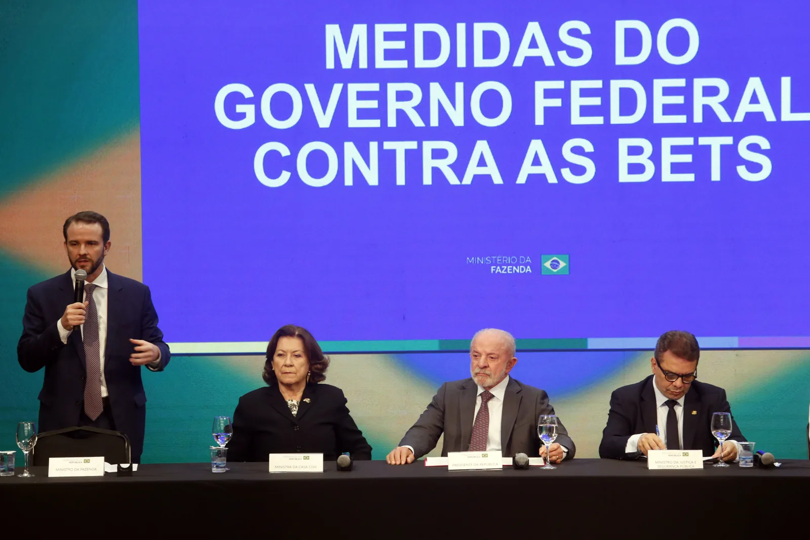 Medida provisória encerra operações legais no dia 5 de outubro; plataformas que seguirem ativas terão receitas direcionadas para a segurança pública.