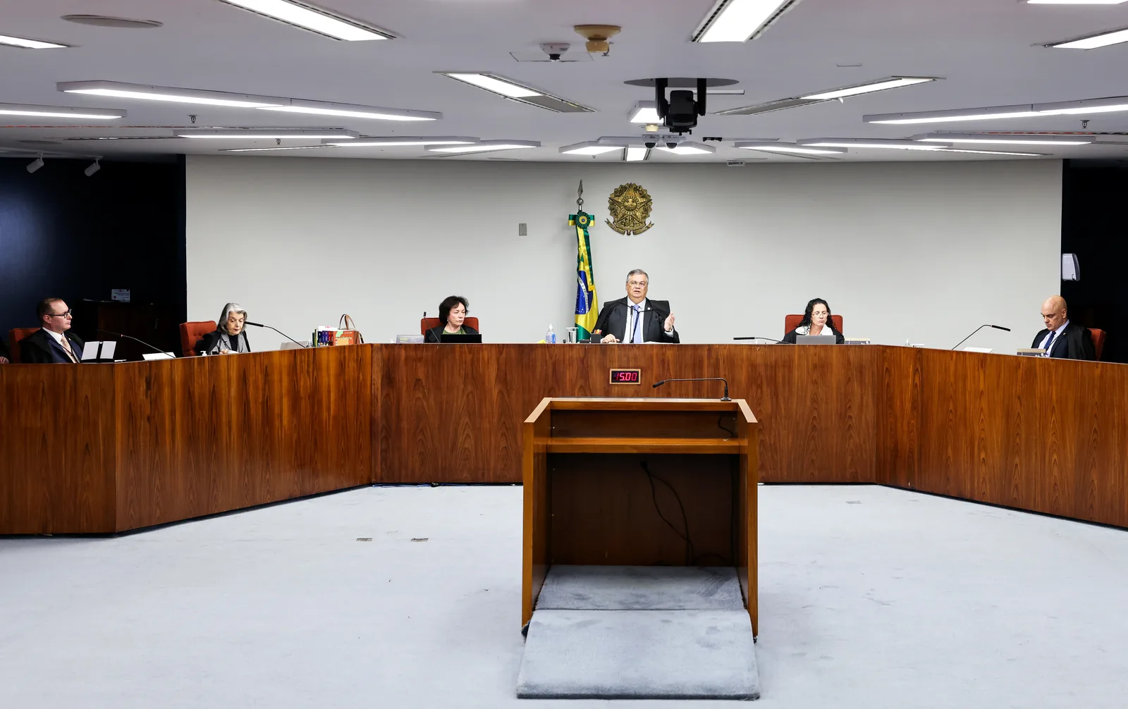 STF: ministros defendem volta do diploma de jornalista