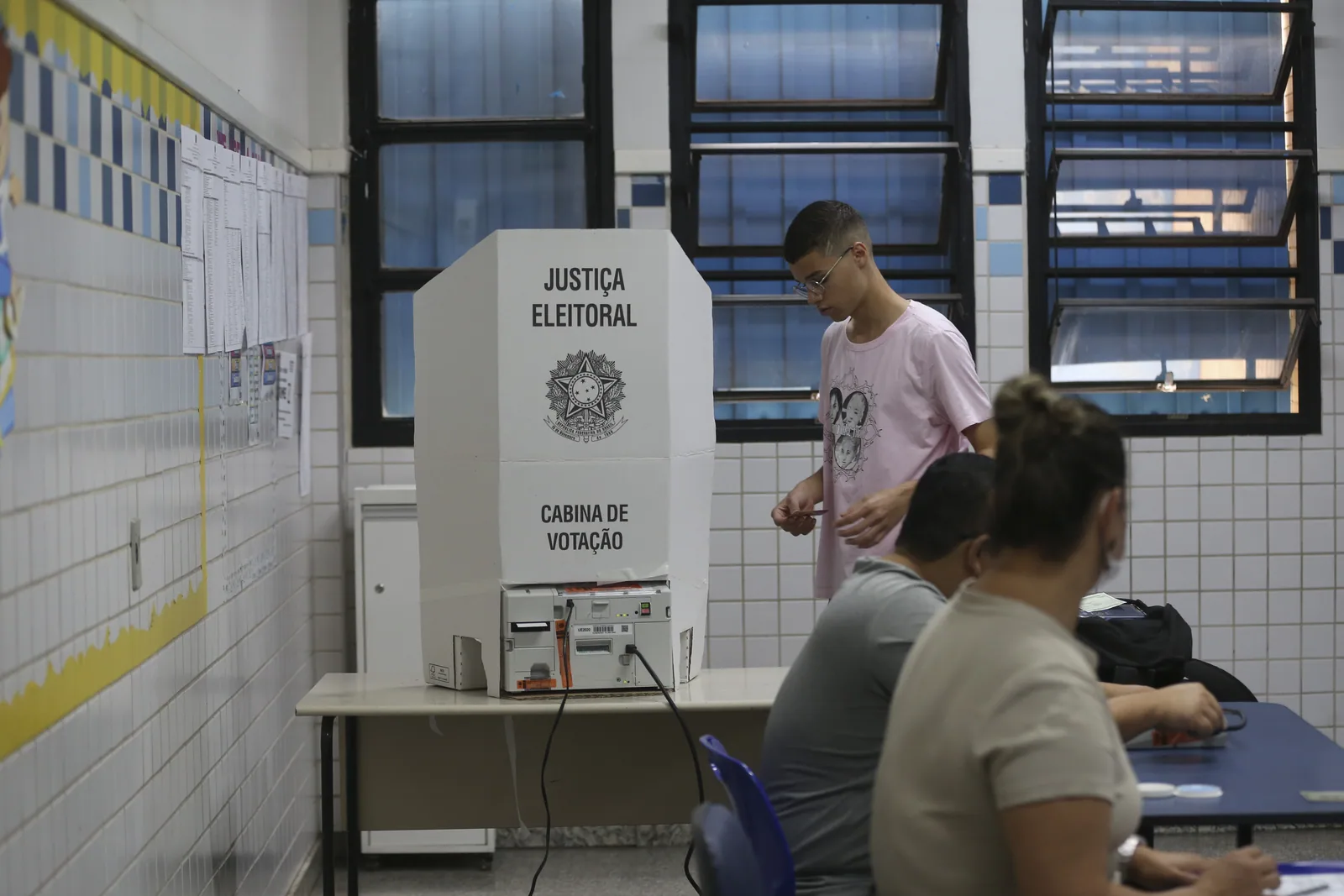 TSE reforça segurança da urna eletrônica antes da eleição